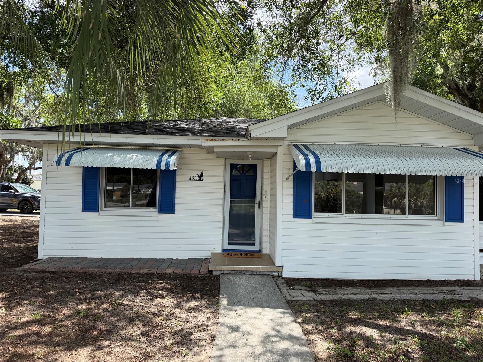 301 S Seminole Ave Property Photo 2