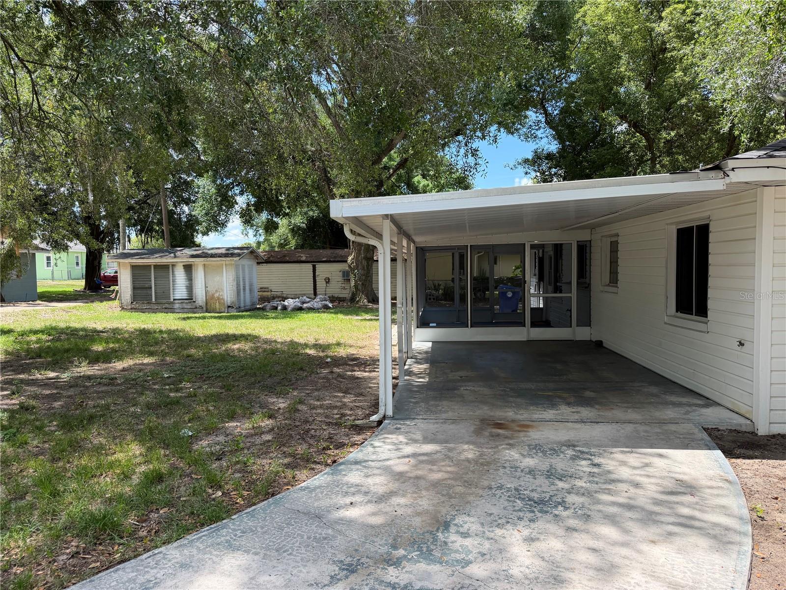 301 S Seminole Ave Property Photo 46