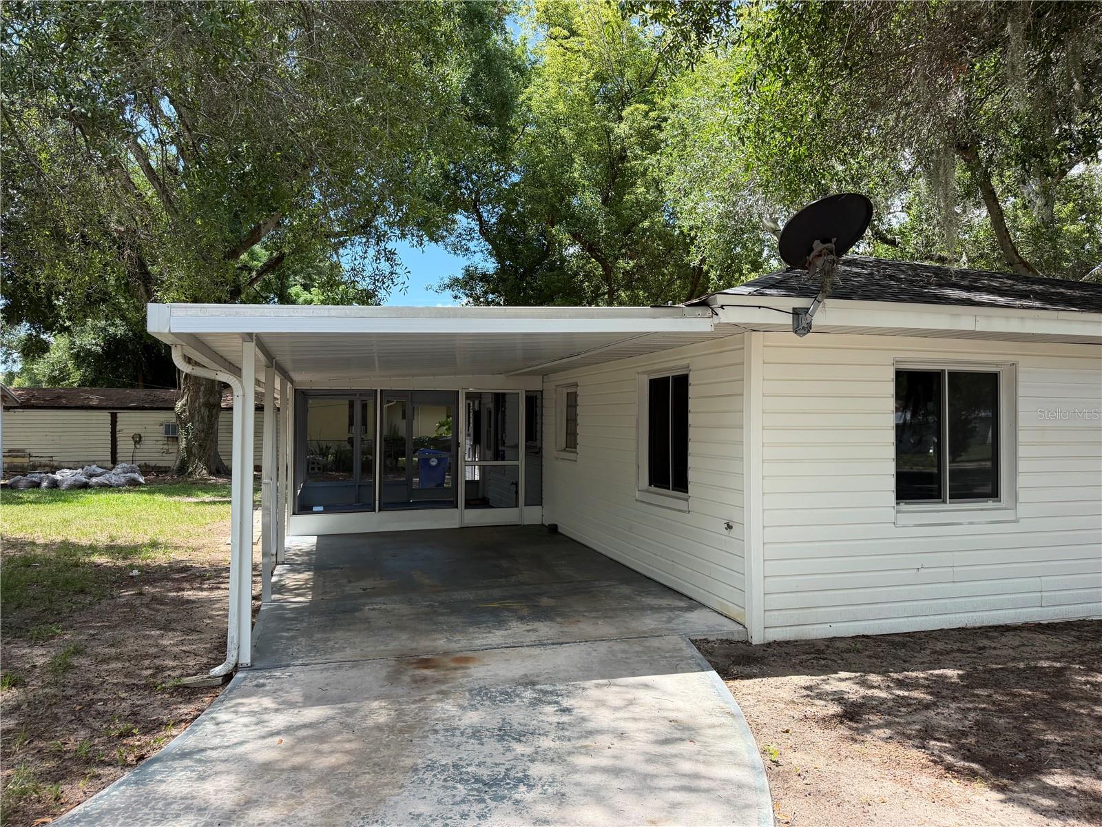 301 S Seminole Ave Property Photo 47