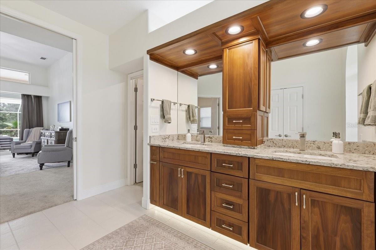 9161 Southern Comfort Ct Property Photo 12