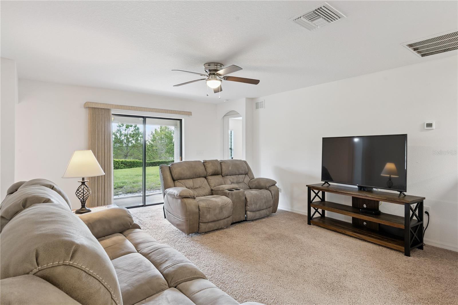 916 Aspen View Cir Property Photo 2