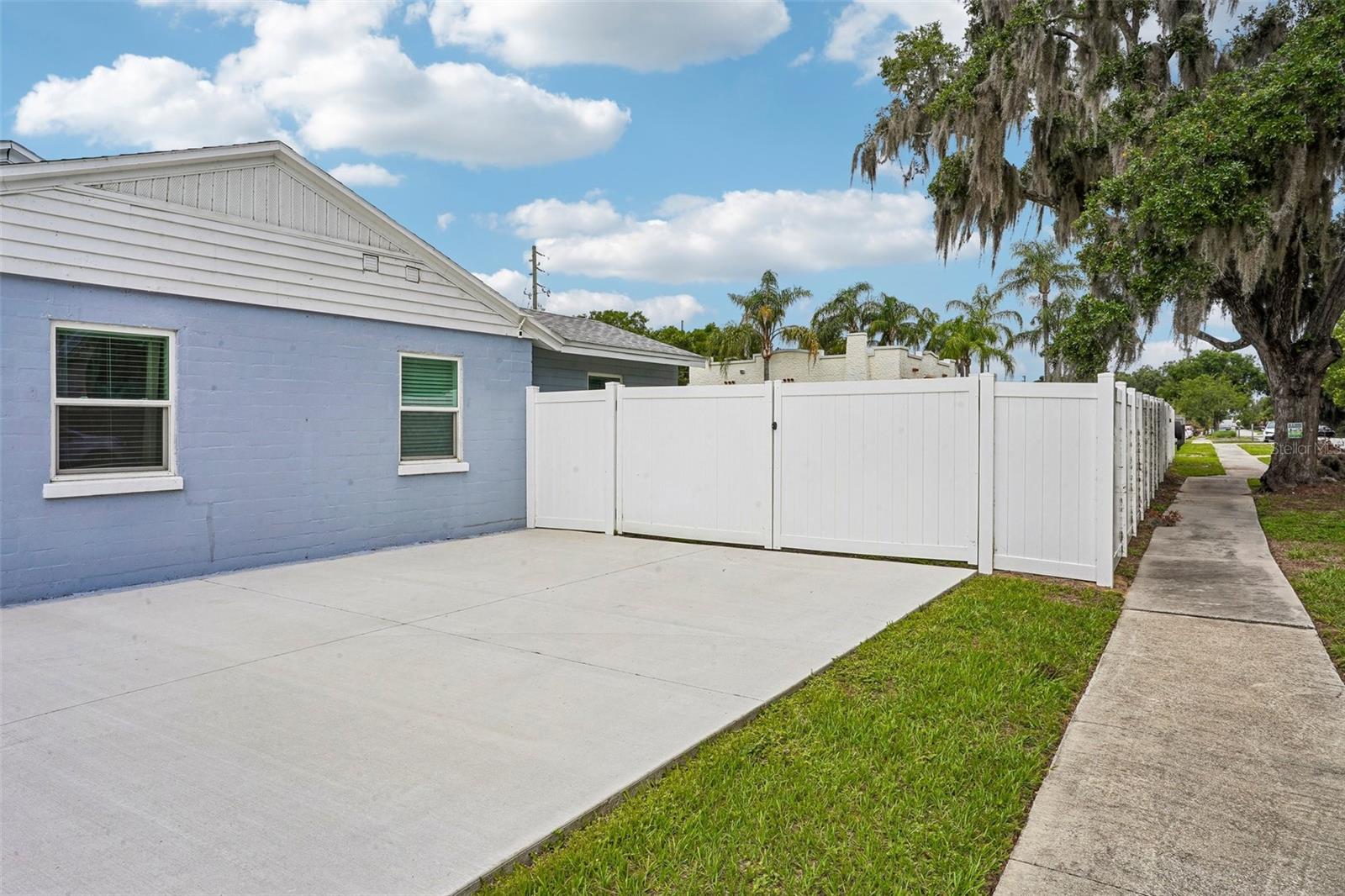 1211 Morningside Dr Property Photo 51