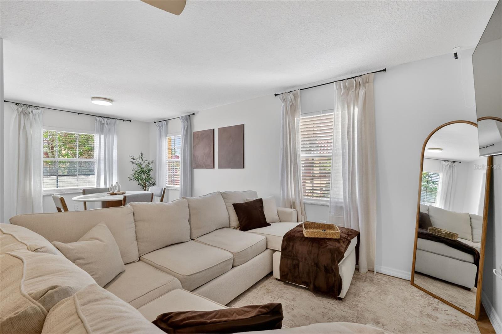 1112 W Main St #e7 Property Photo 9