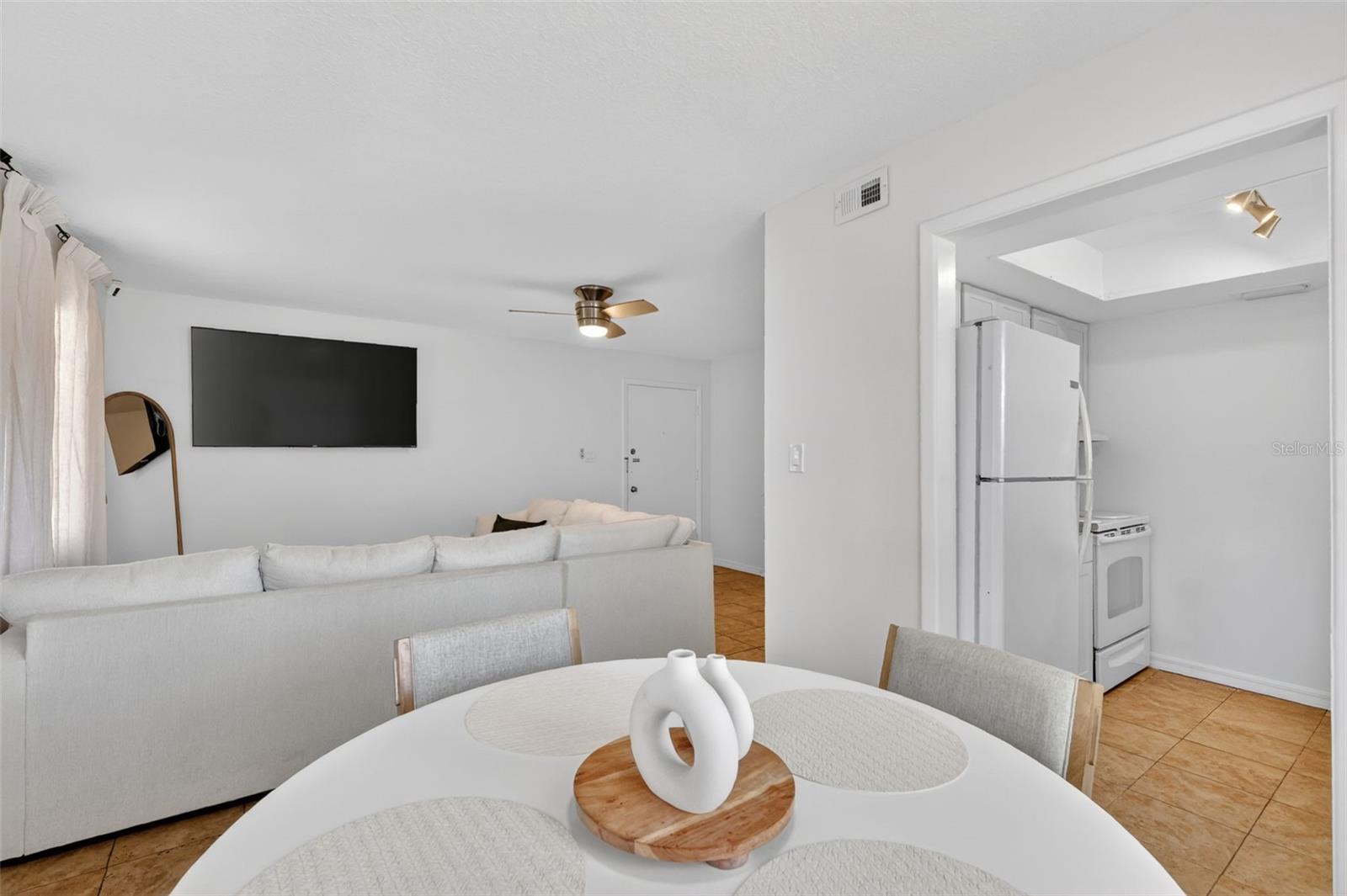 1112 W Main St #e7 Property Photo 13