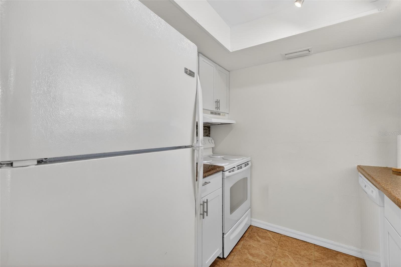 1112 W Main St #e7 Property Photo 16