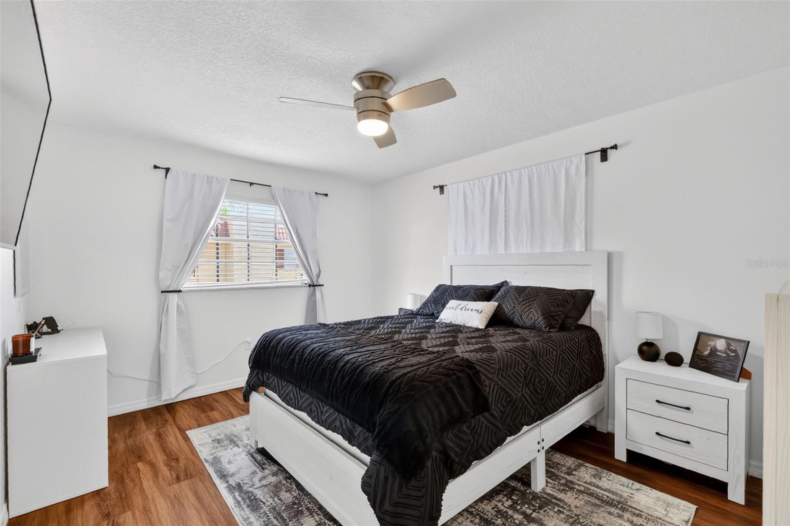 1112 W Main St #e7 Property Photo 20