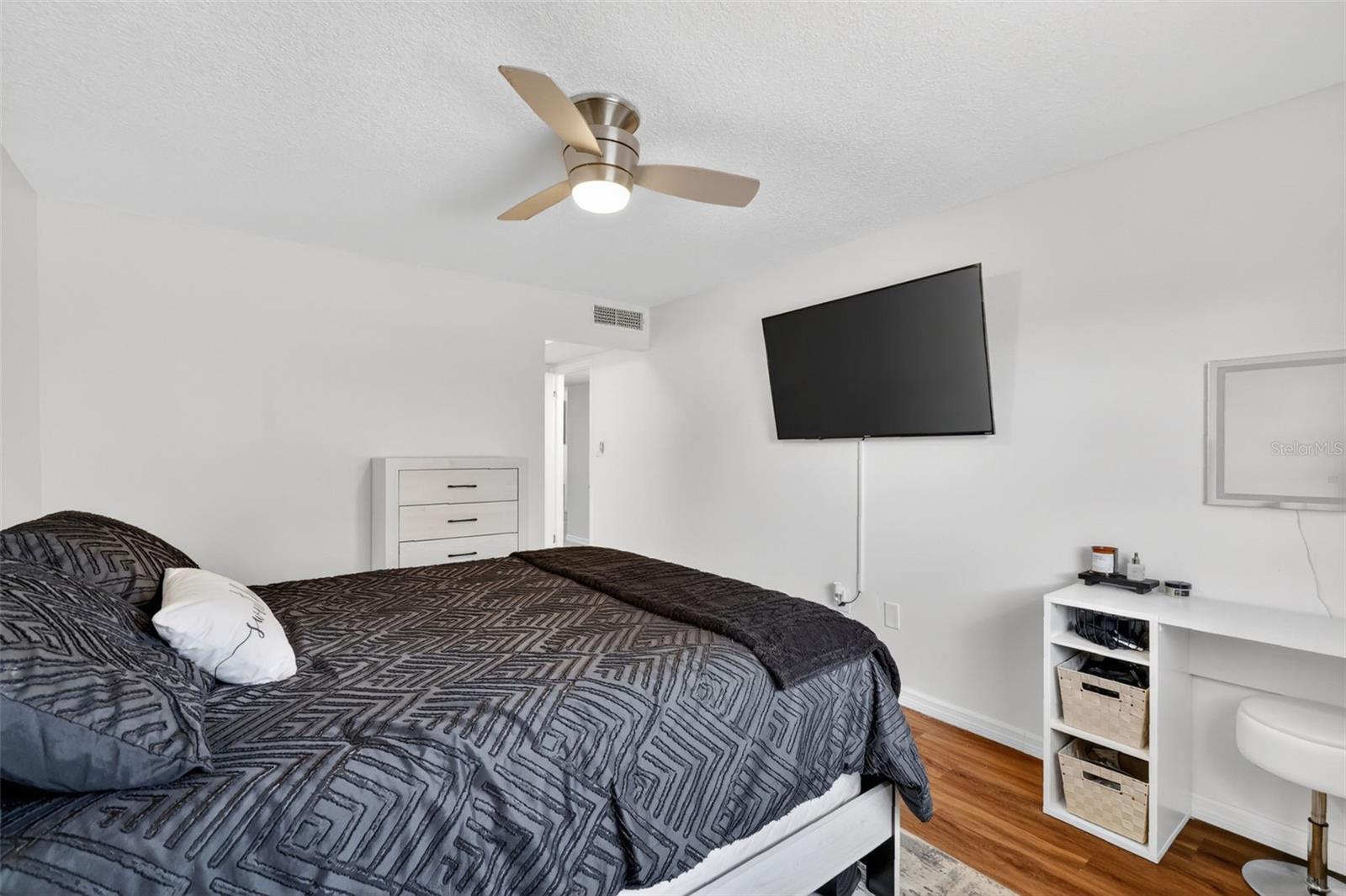 1112 W Main St #e7 Property Photo 22