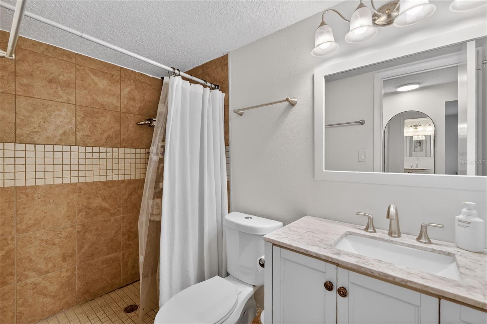 1112 W Main St #e7 Property Photo 25