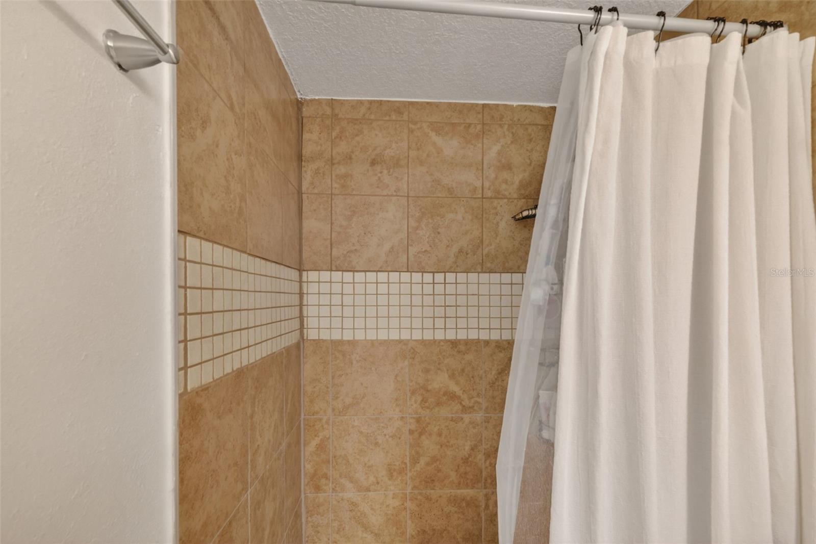 1112 W Main St #e7 Property Photo 26