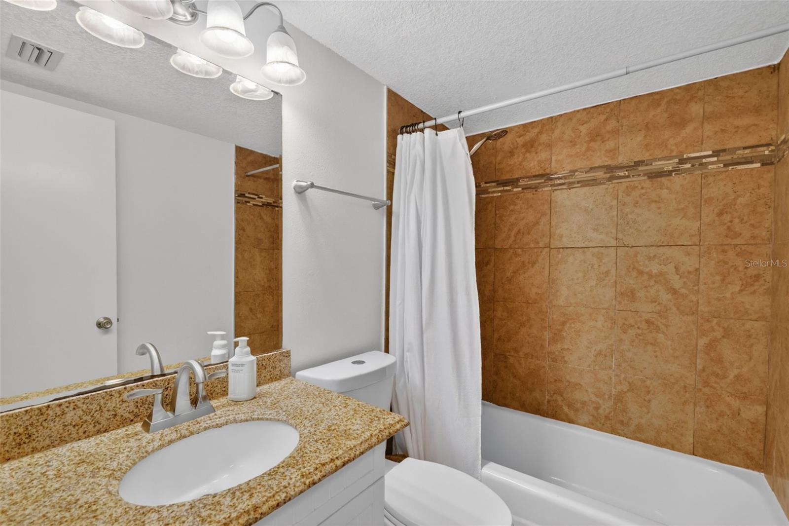 1112 W Main St #e7 Property Photo 30