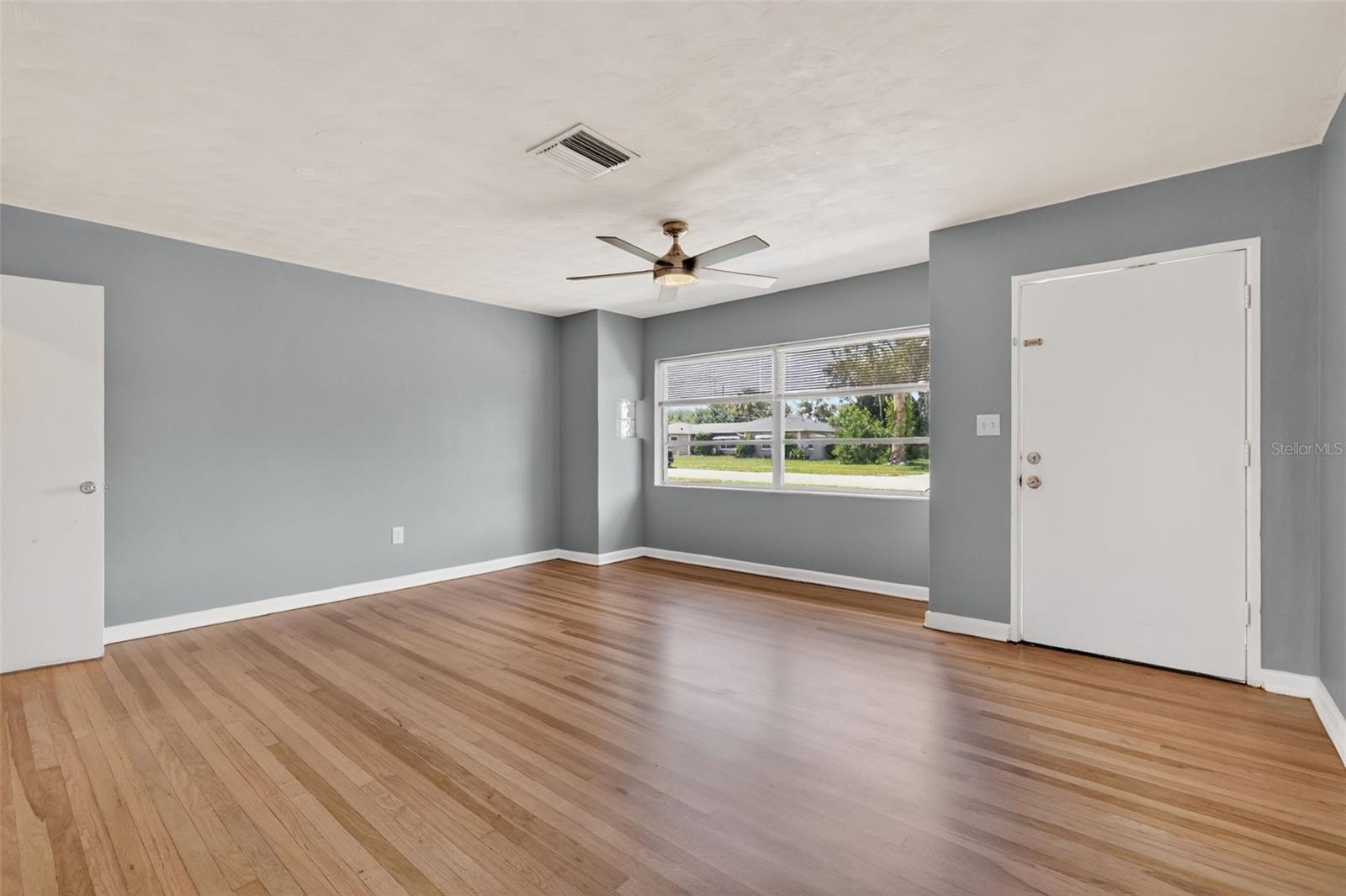 2760 Westland Rd Property Photo 6