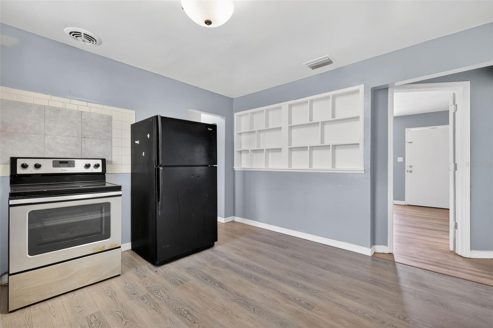 2760 Westland Rd Property Photo 9