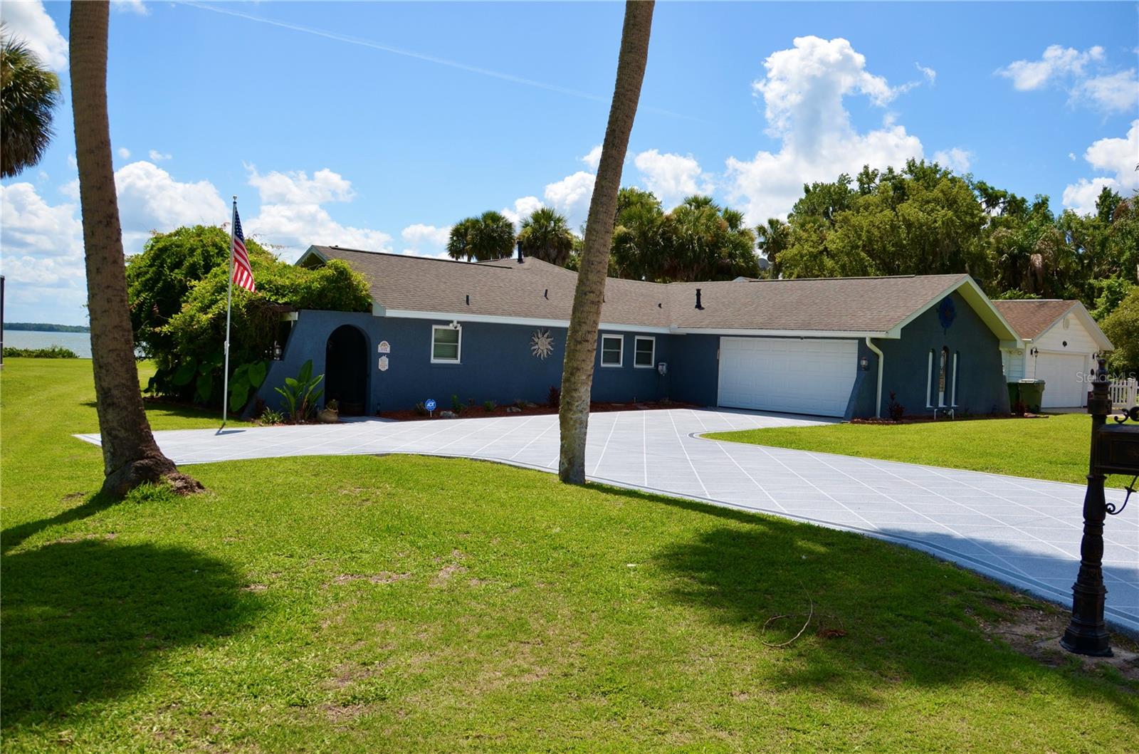 1102 N Palmetto St Property Photo 2