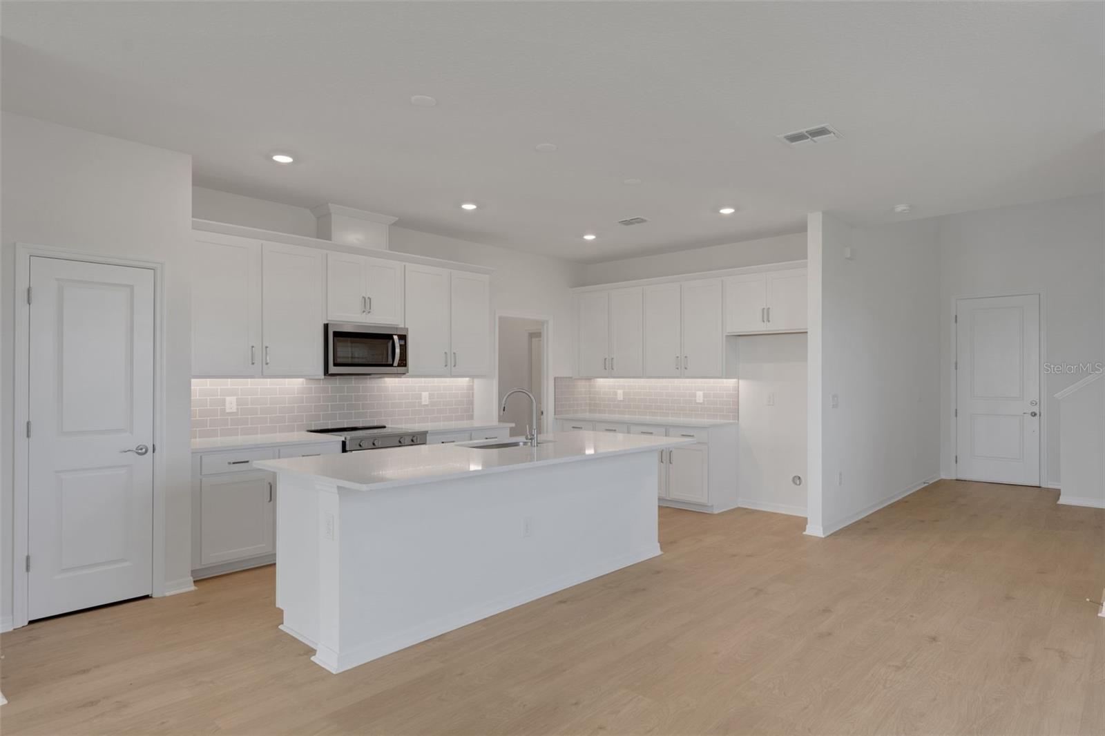 8132 Sunny Point Trl Property Photo 24