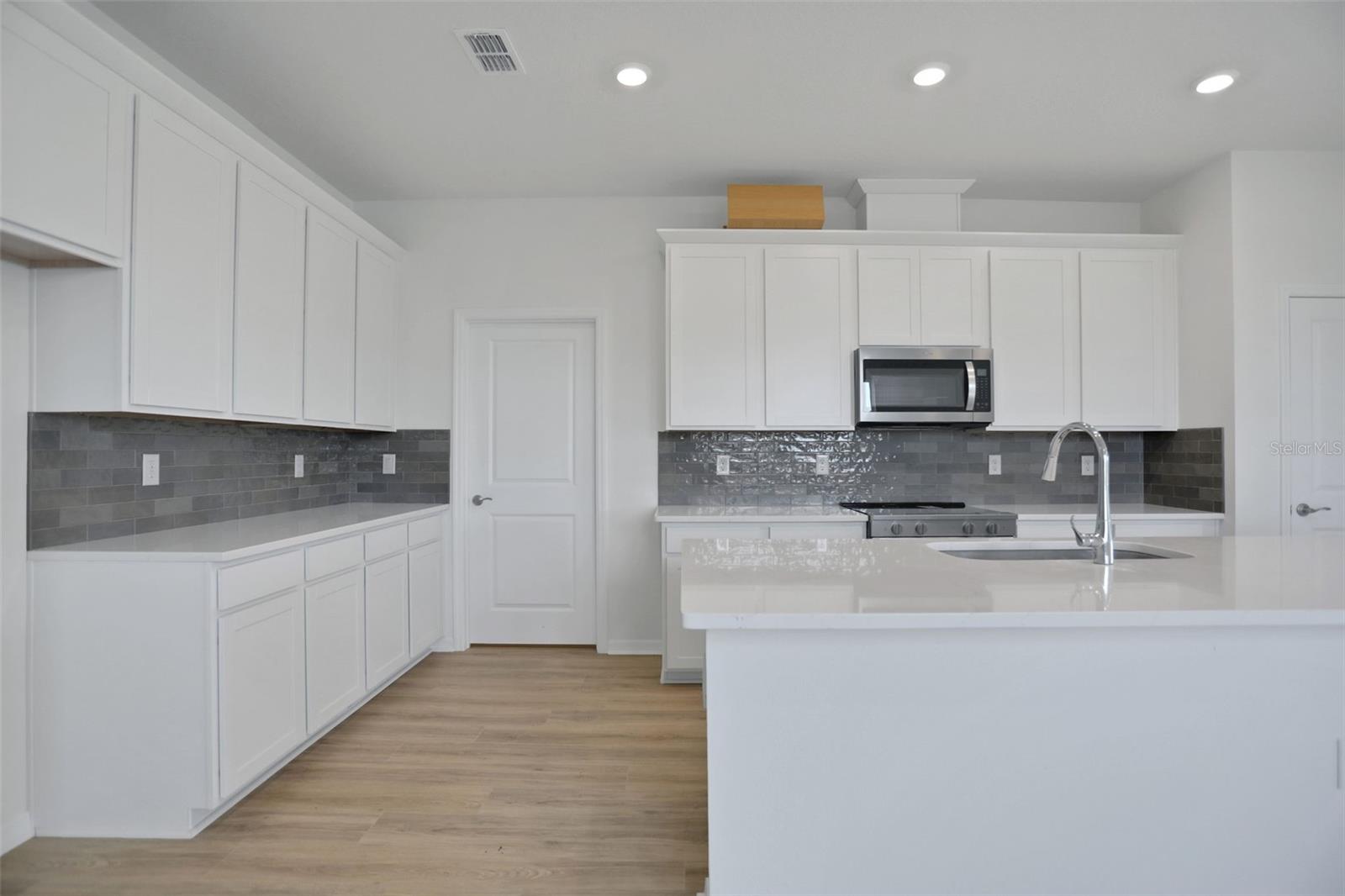 7839 Glen Lily Pl Property Photo 3