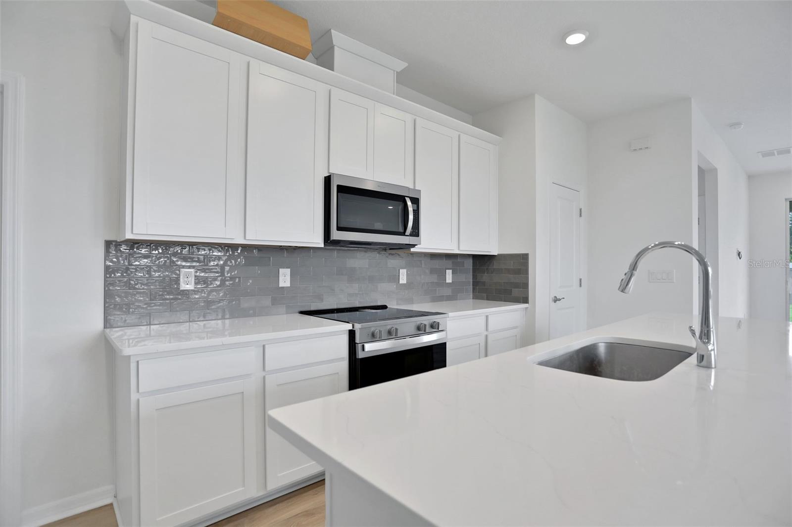 7839 Glen Lily Pl Property Photo 4