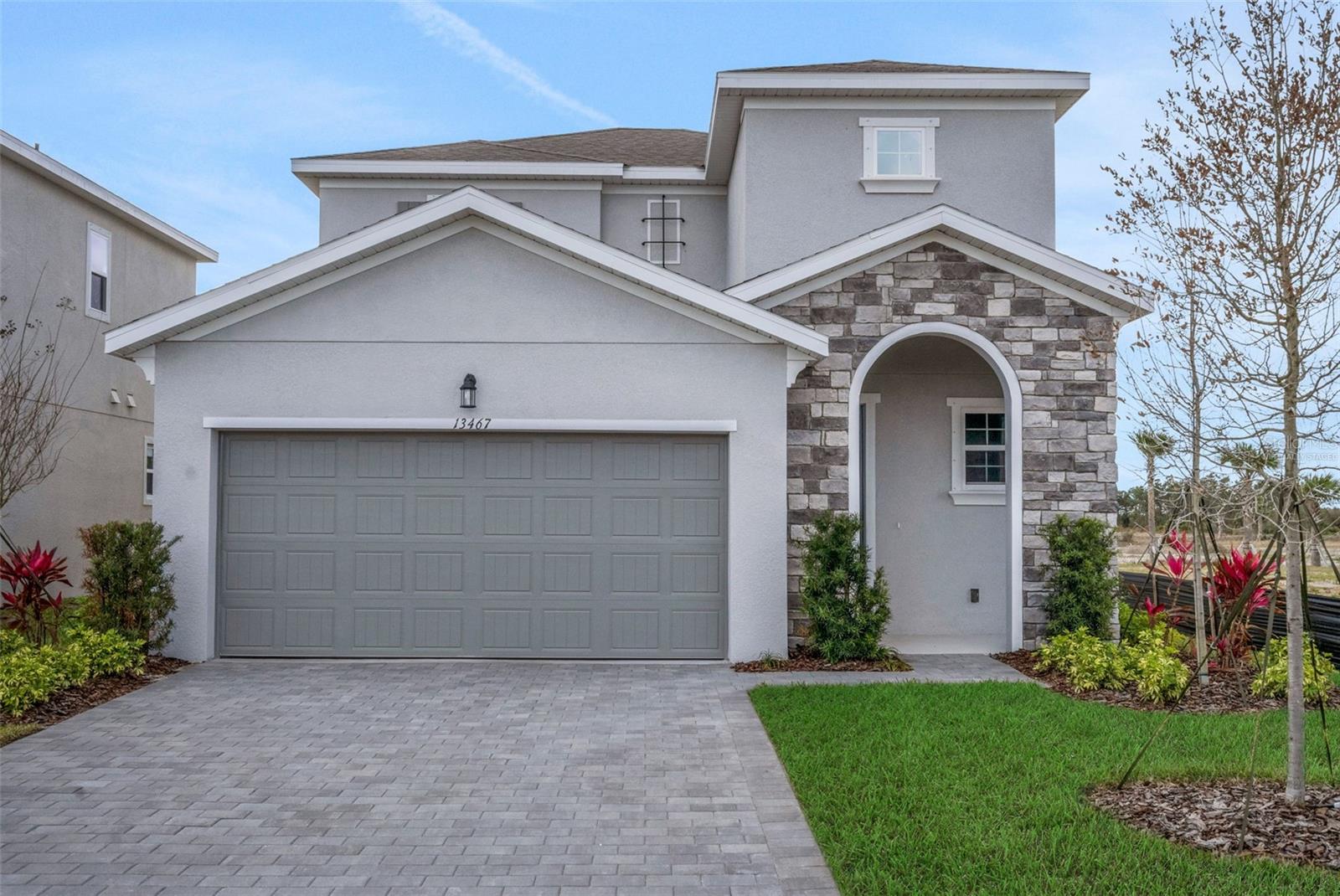 8120 SUNNY POINT TRL Property Photo 1