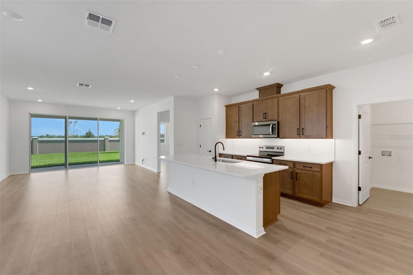 8120 Sunny Point Trl Property Photo 12