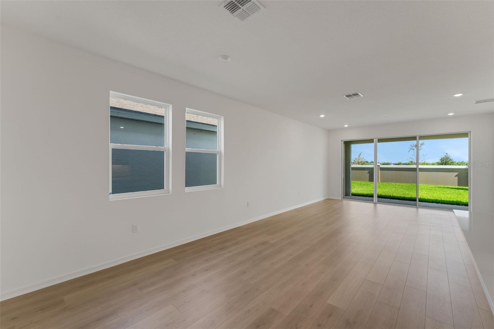 8120 Sunny Point Trl Property Photo 13