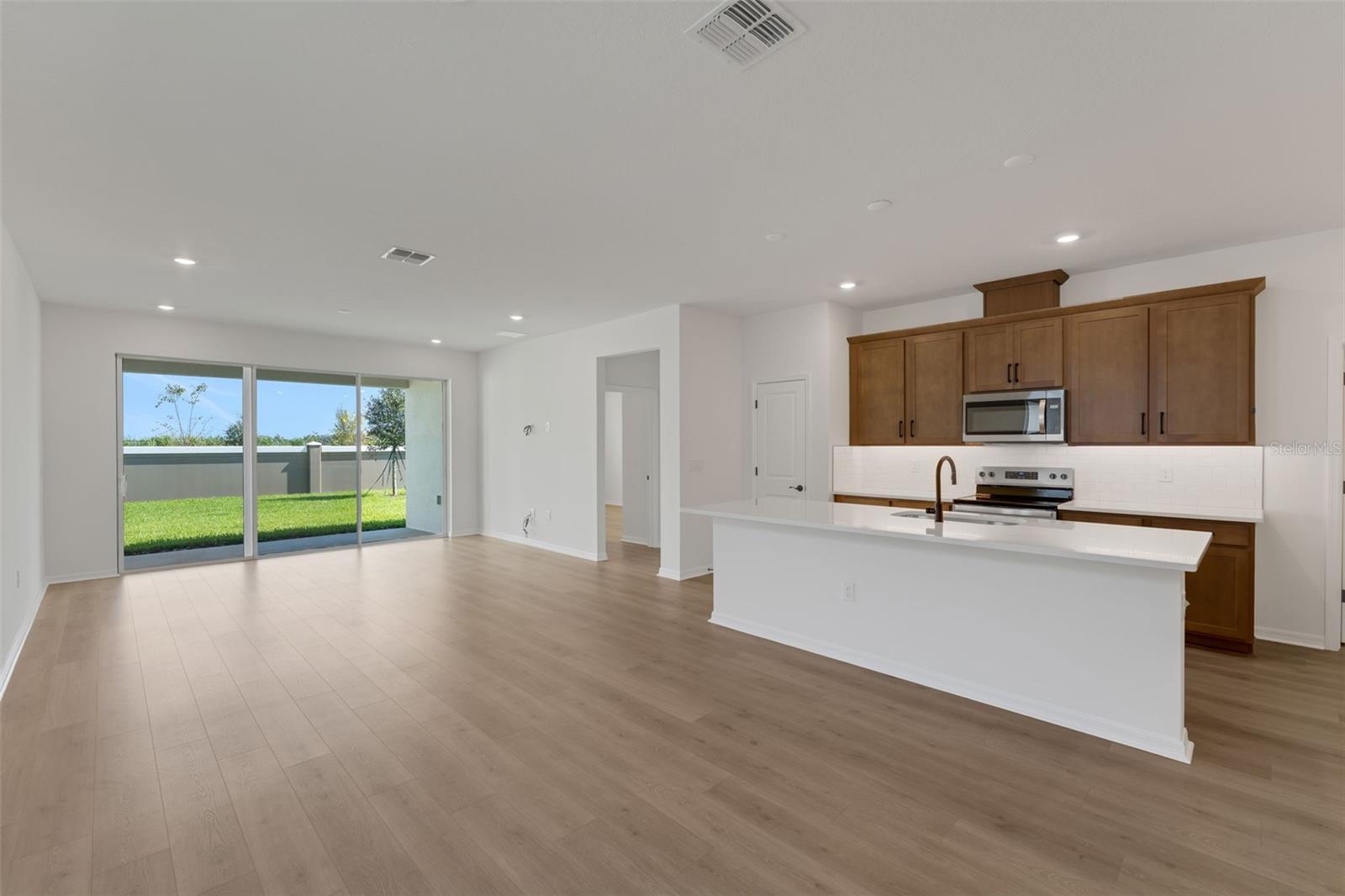 8120 Sunny Point Trl Property Photo 14