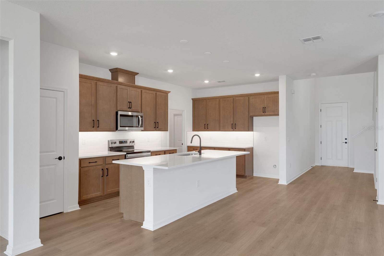 8120 Sunny Point Trl Property Photo 20