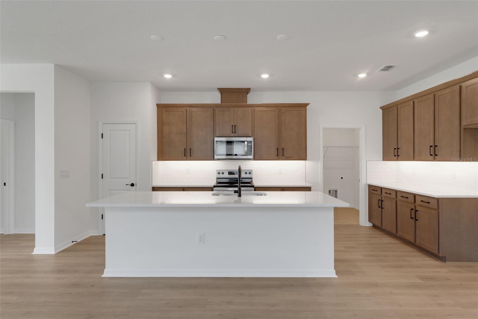 8120 Sunny Point Trl Property Photo 22