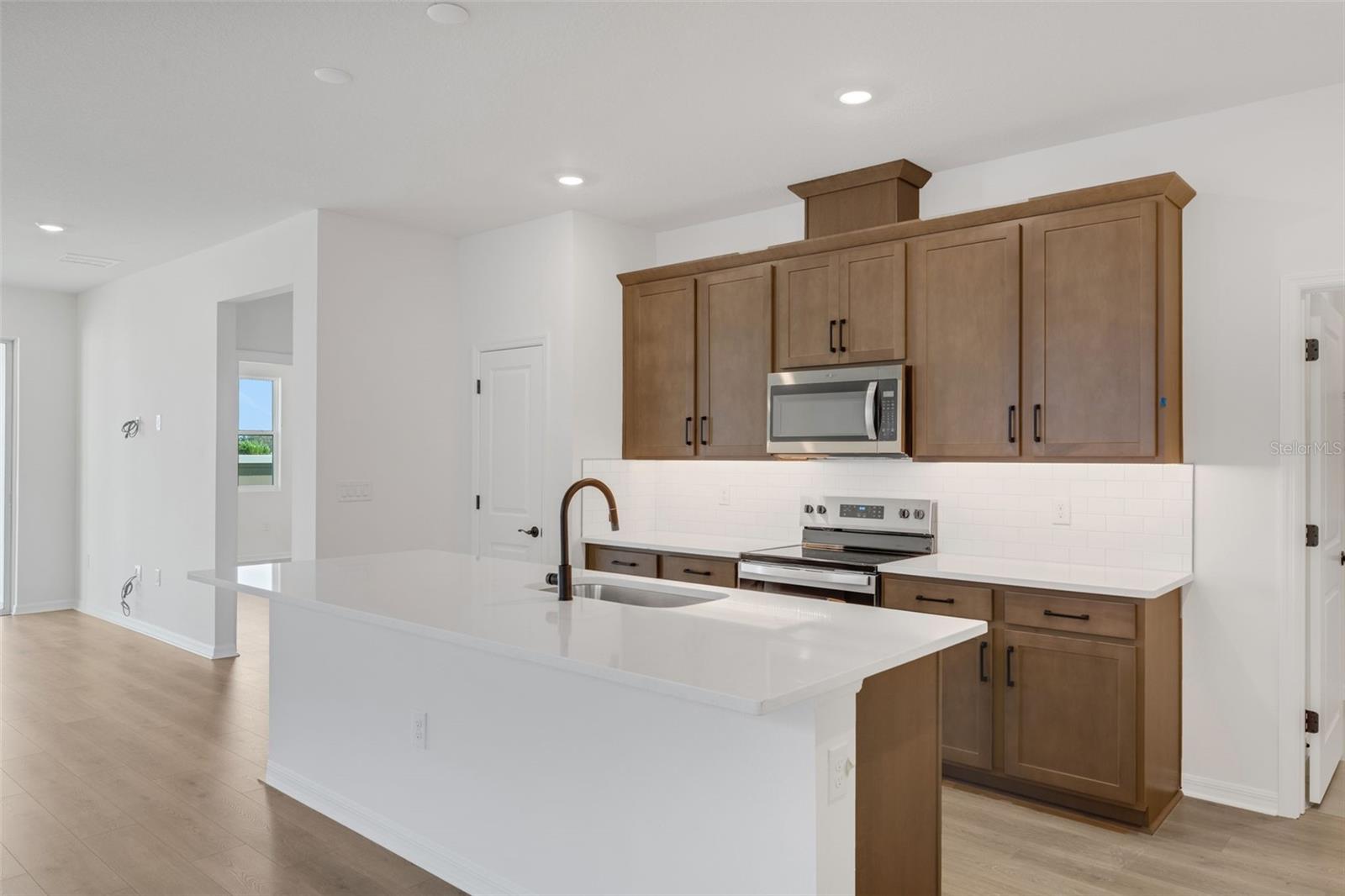 8120 Sunny Point Trl Property Photo 23