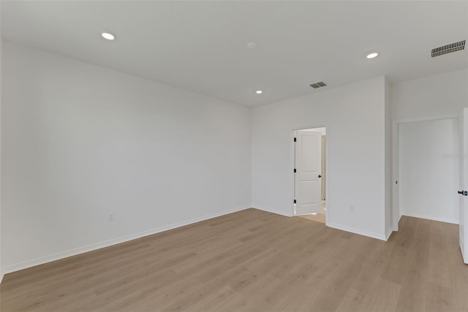 8120 Sunny Point Trl Property Photo 29