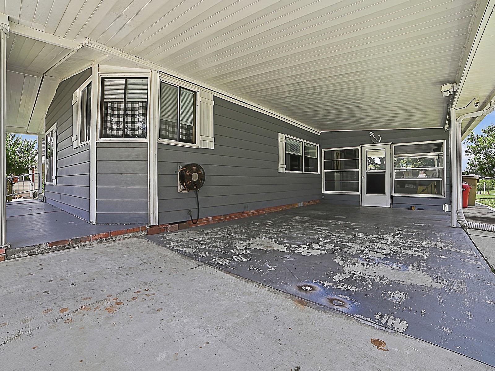 25035 Bellevue Property Photo 2