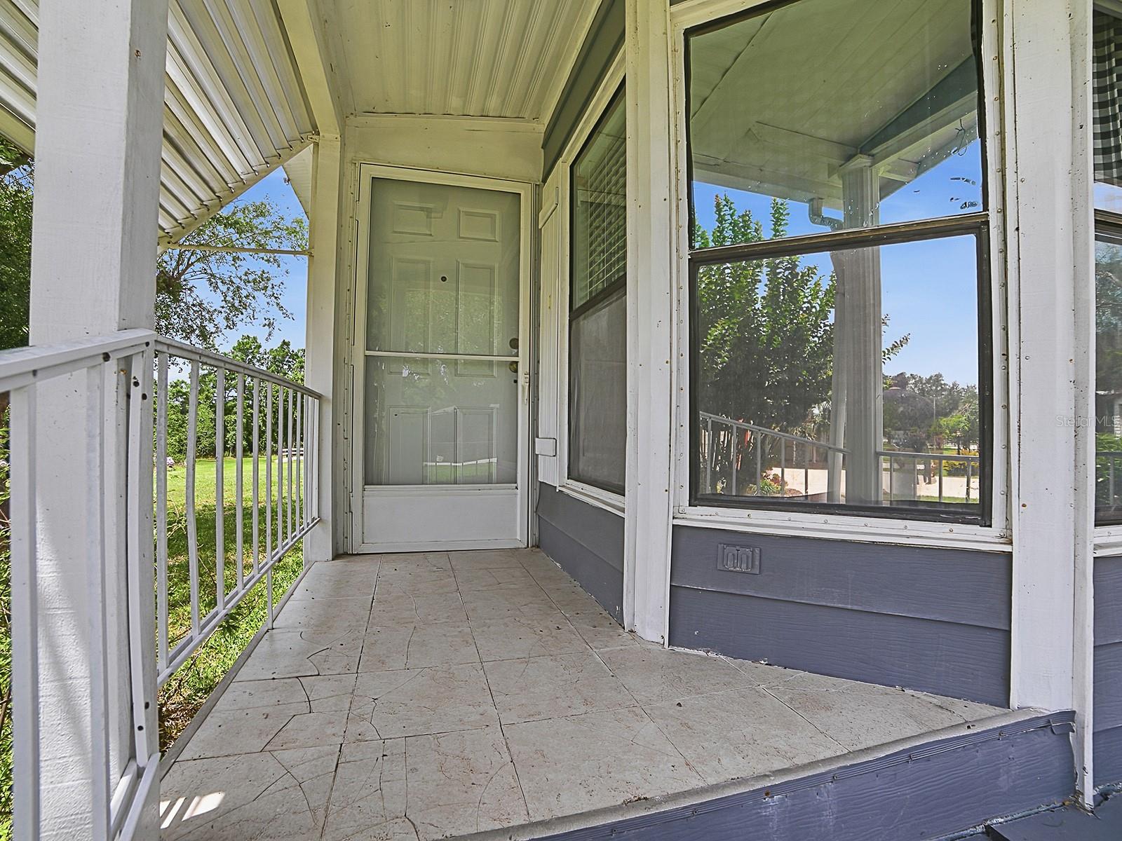 25035 Bellevue Property Photo 3