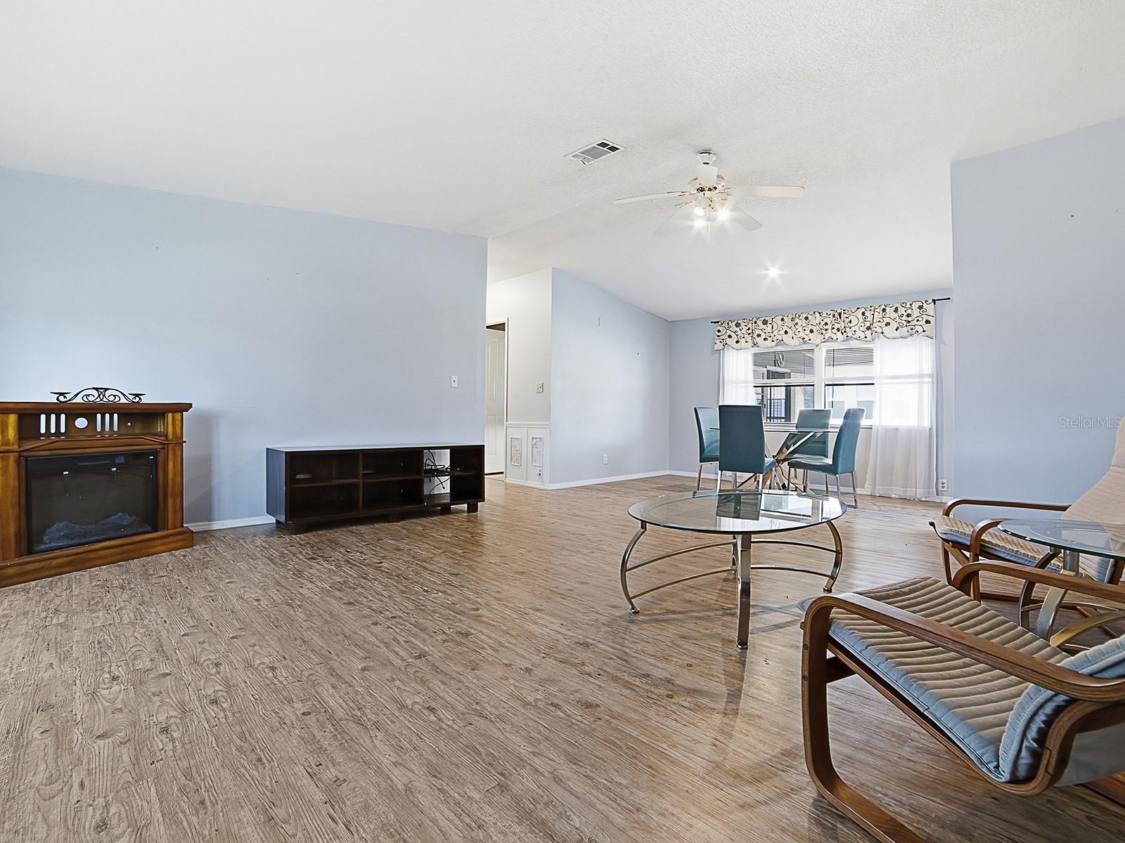 25035 Bellevue Property Photo 7