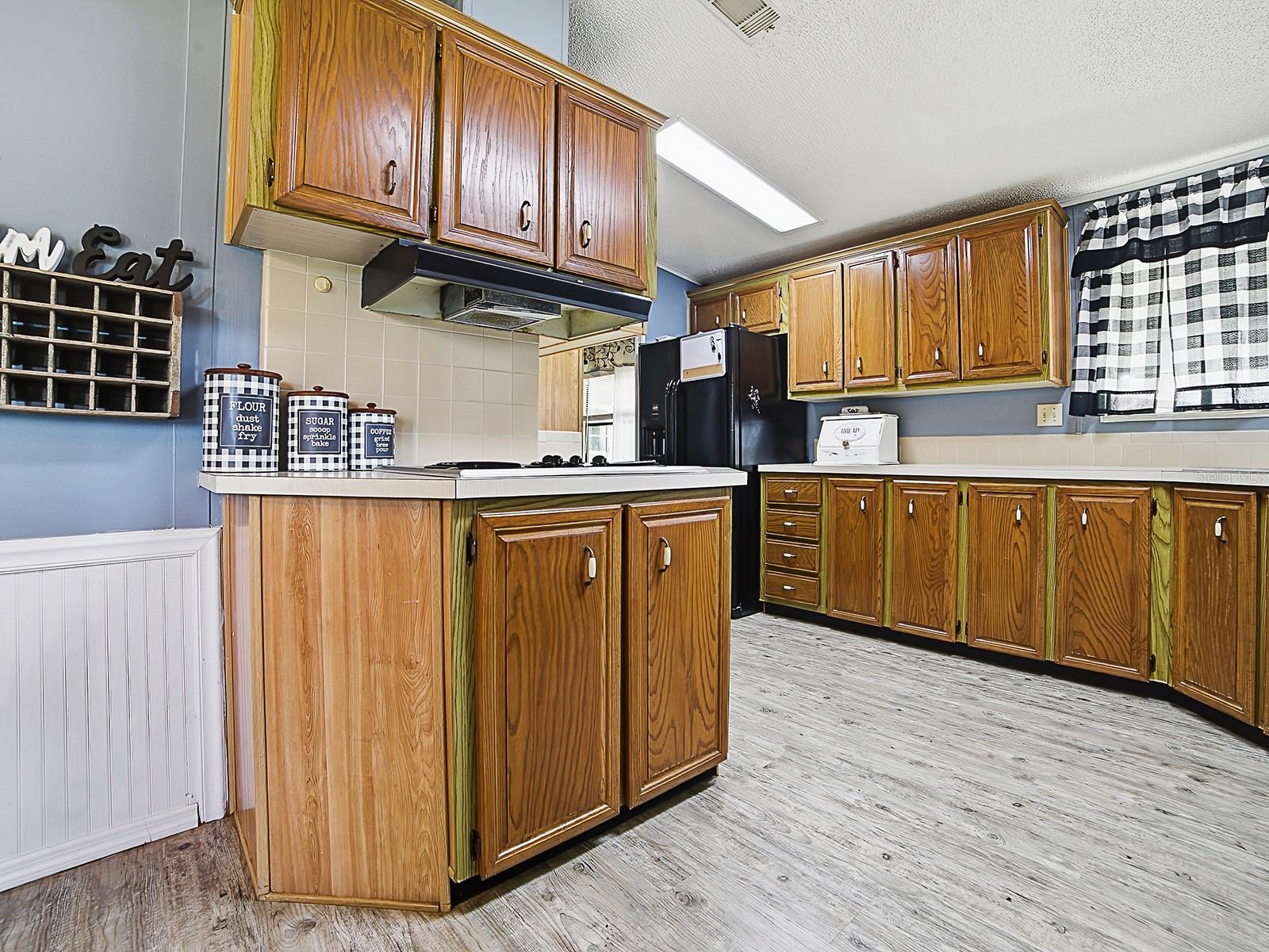 25035 Bellevue Property Photo 10