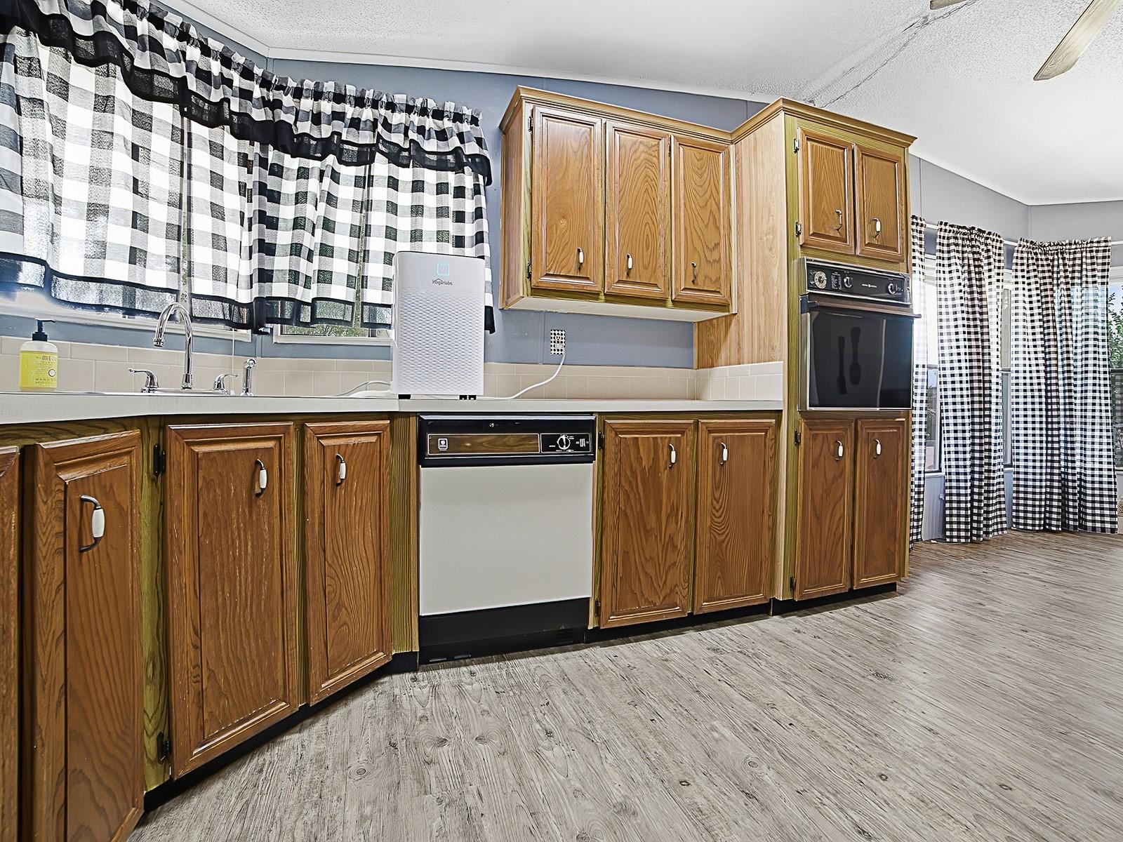 25035 Bellevue Property Photo 13