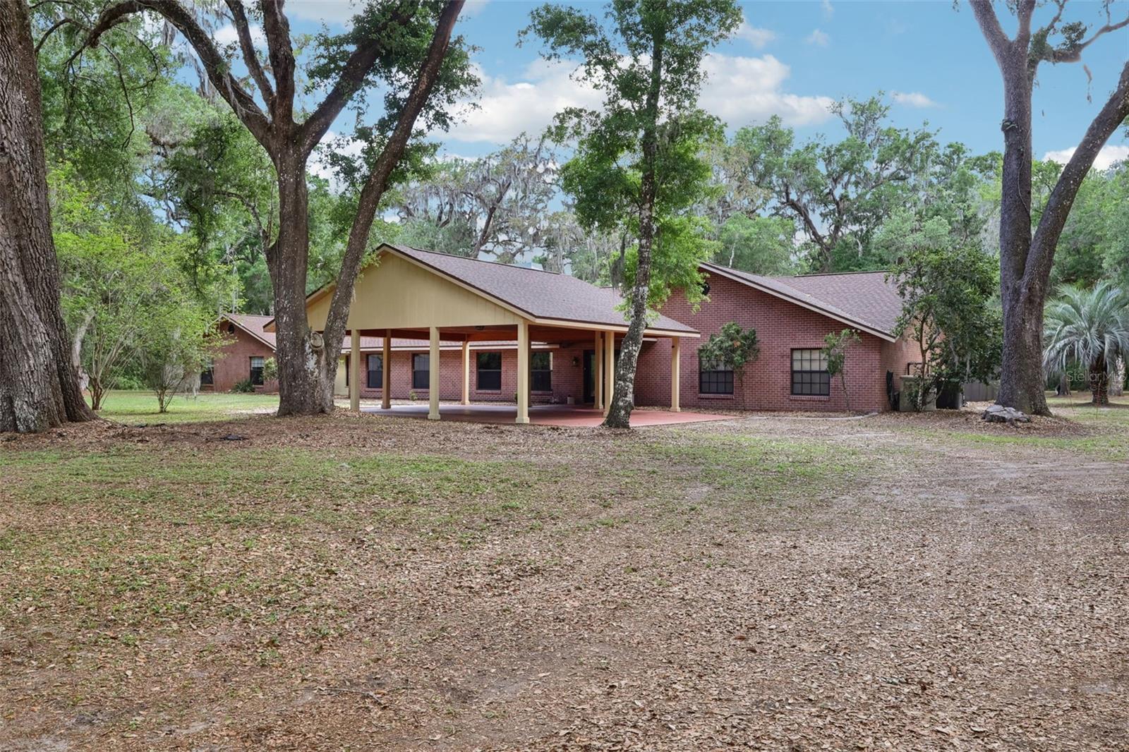 2685 Cr 564 Property Photo 1