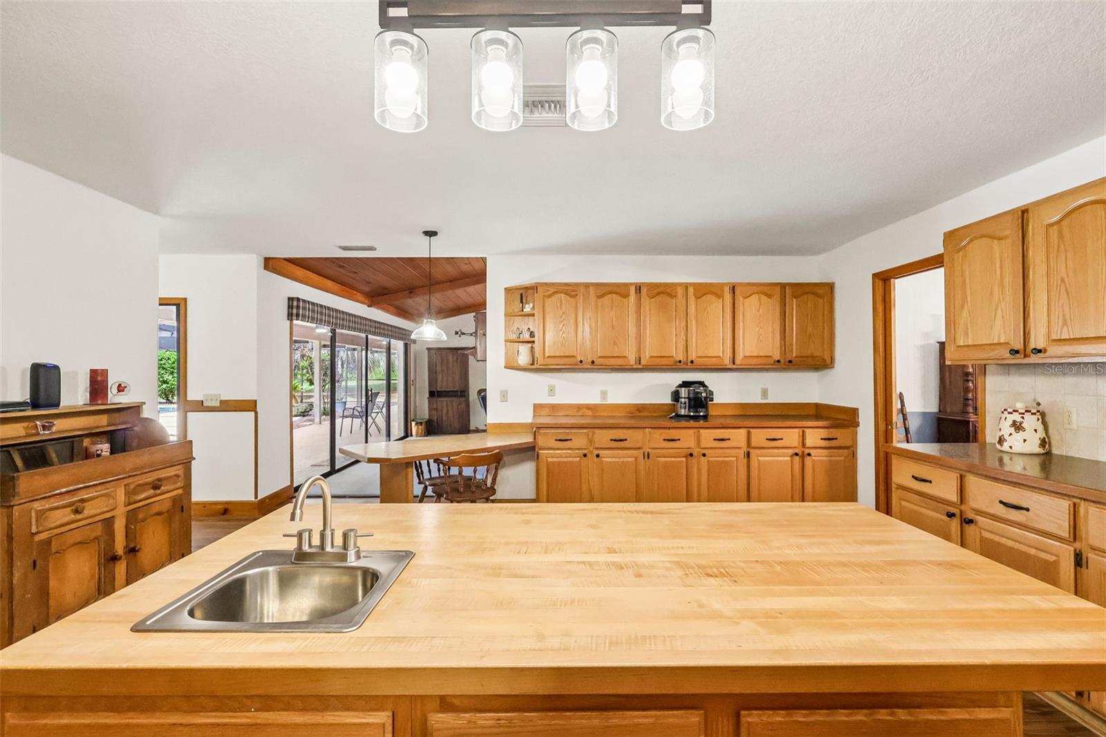 2685 Cr 564 Property Photo 18