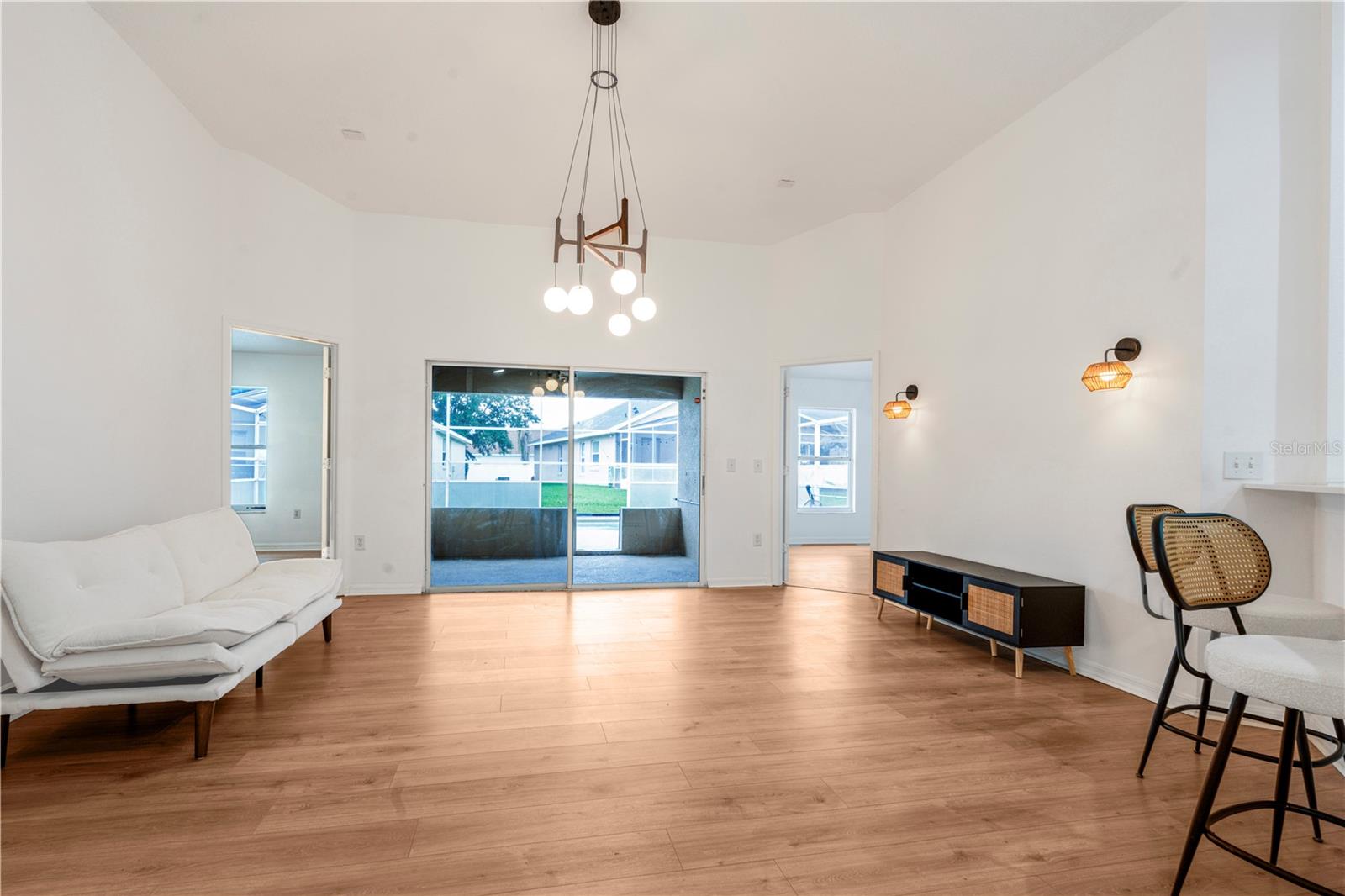 2705 Willow Glen Cir Property Photo 4