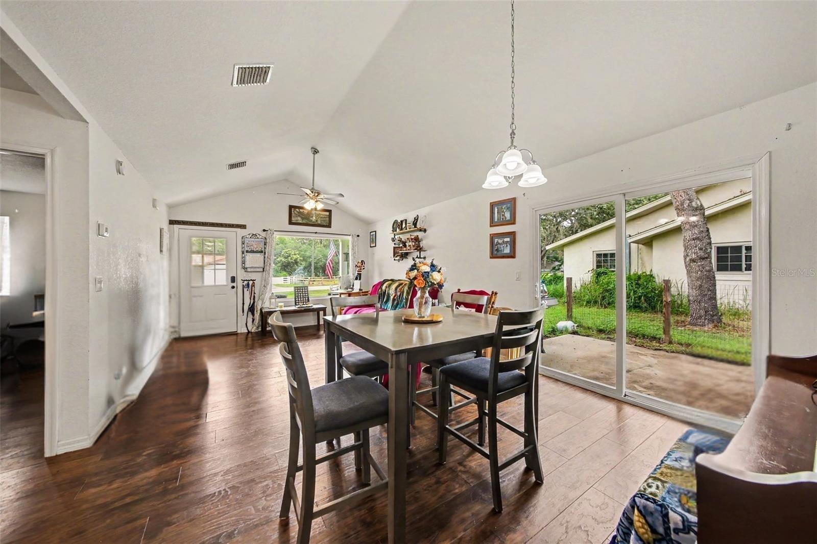 17050 Se 60th St Property Photo 4