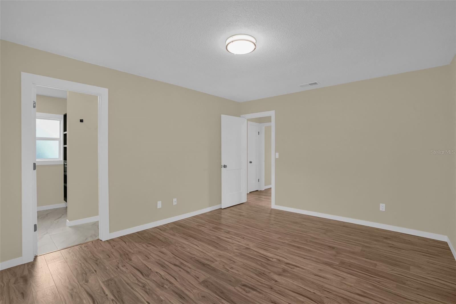 10945 Big Tree Ln Property Photo 13