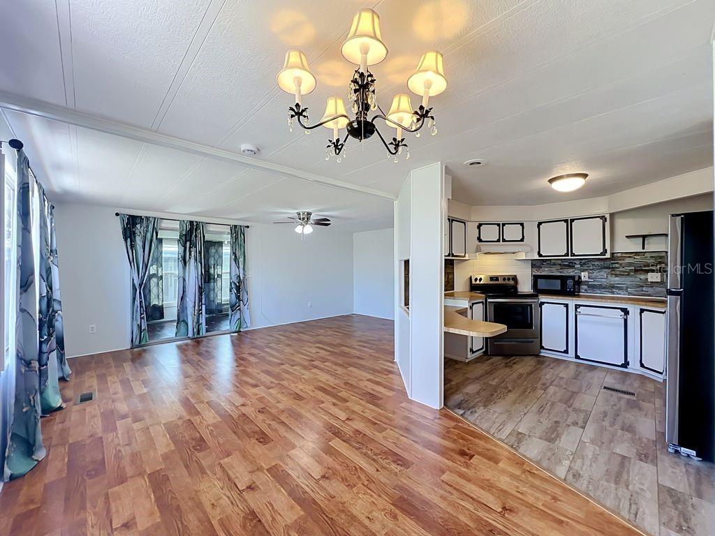 1203 Apache Cir Property Photo 4