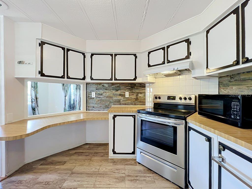 1203 Apache Cir Property Photo 5