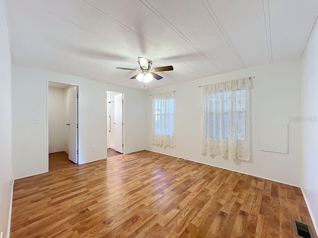 1203 Apache Cir Property Photo 13