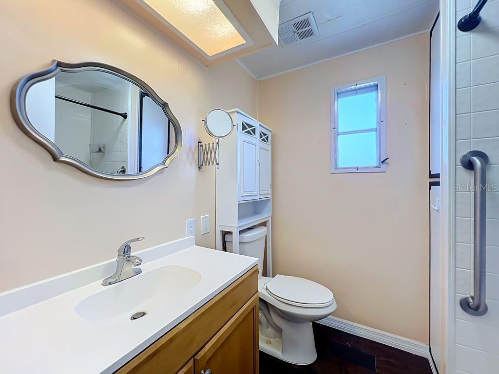 1203 Apache Cir Property Photo 17