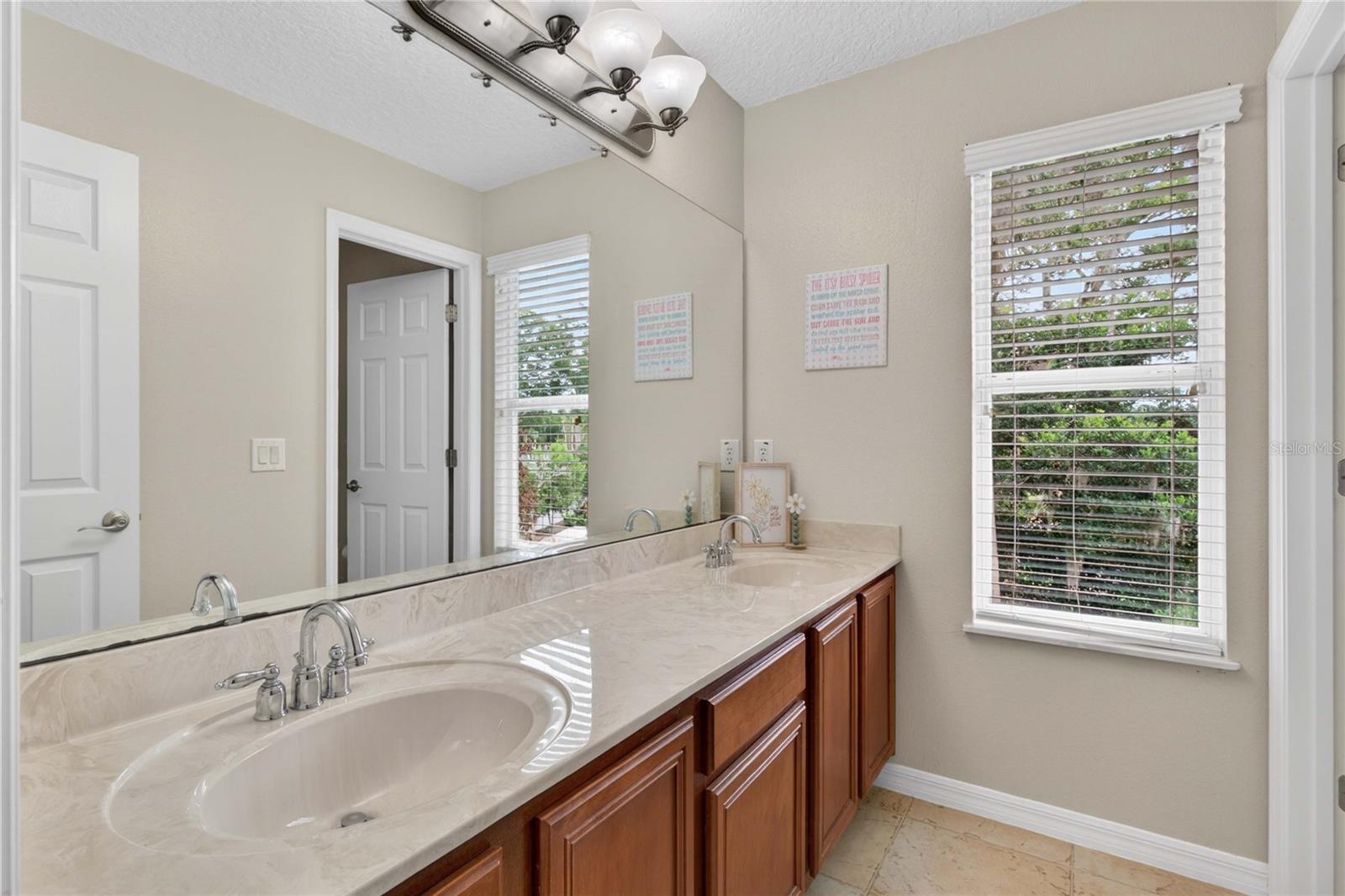 303 W Blue Water Edge Dr Property Photo 26