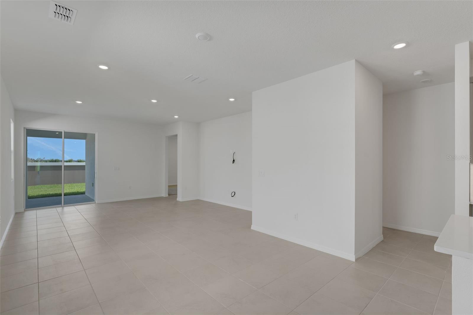 8124 Sunny Point Trl Property Photo 11
