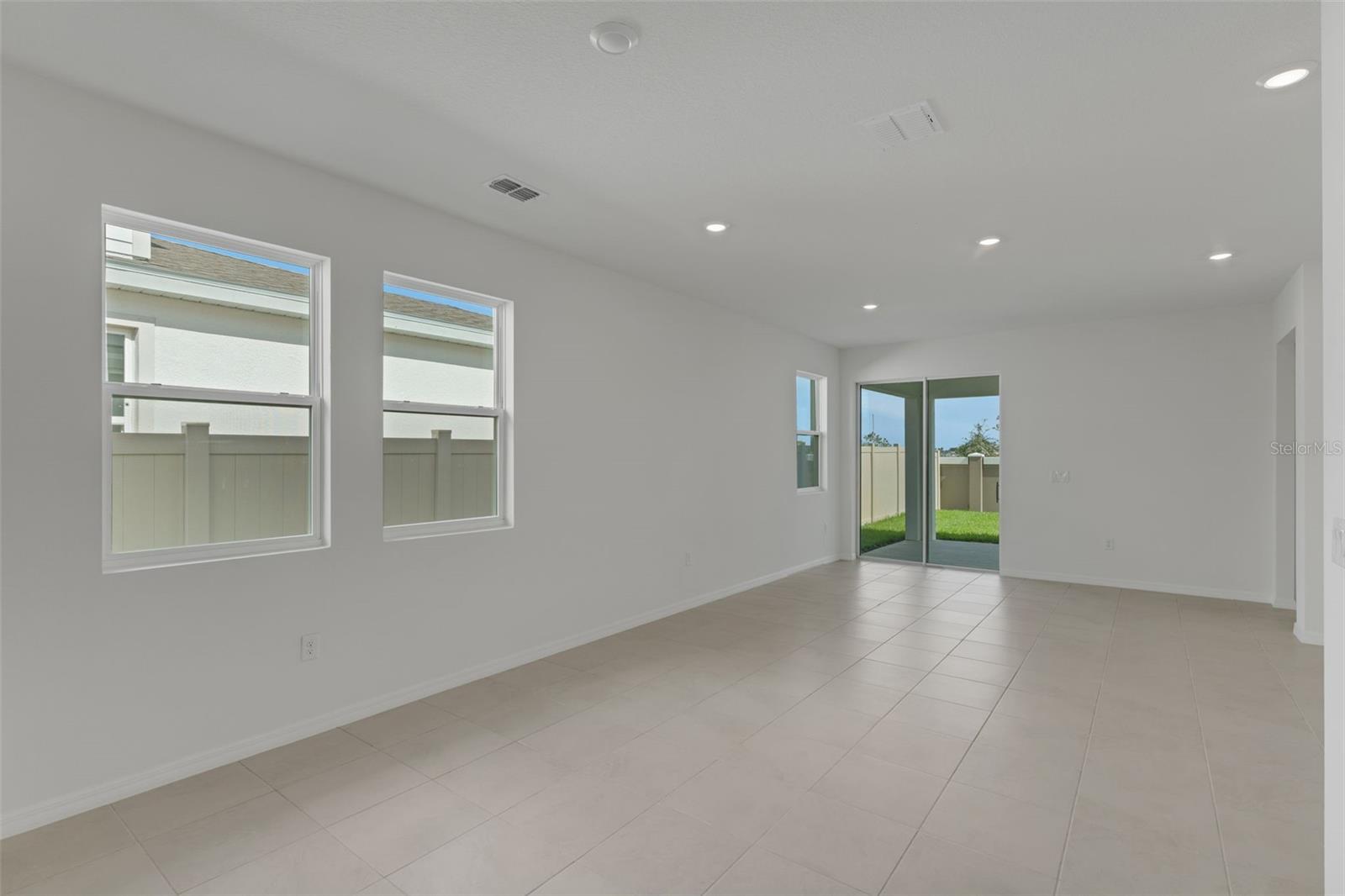 8124 Sunny Point Trl Property Photo 12