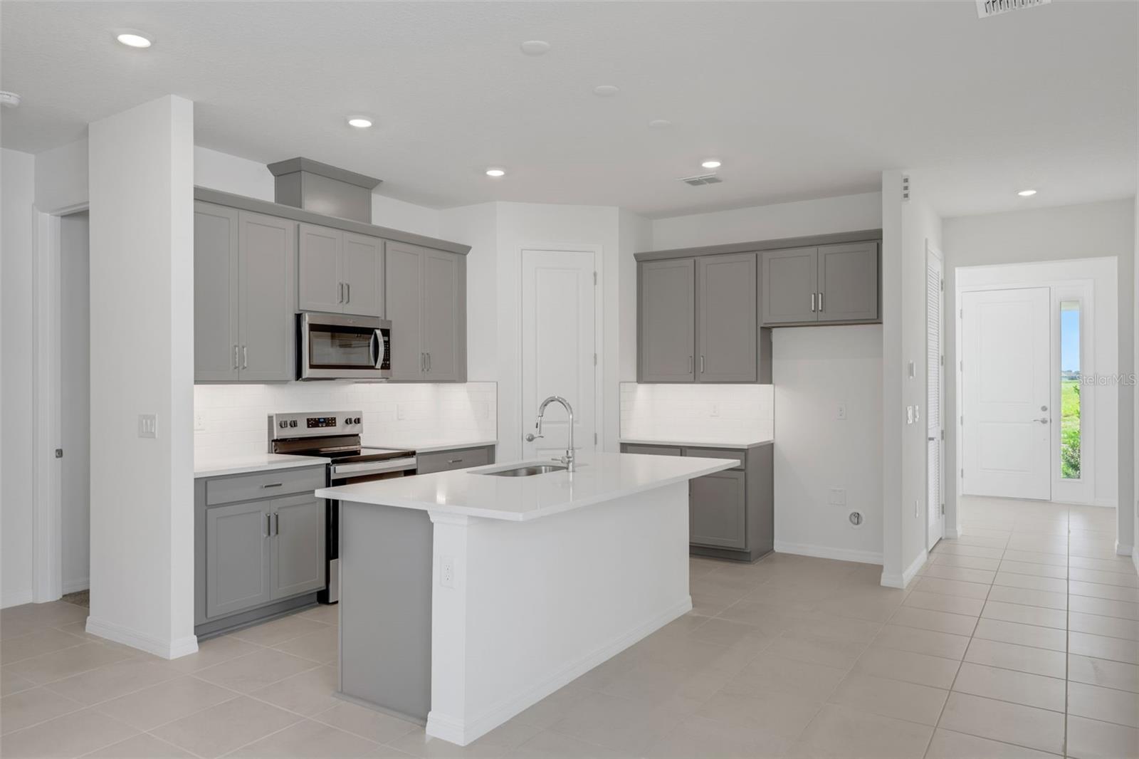 8124 Sunny Point Trl Property Photo 18