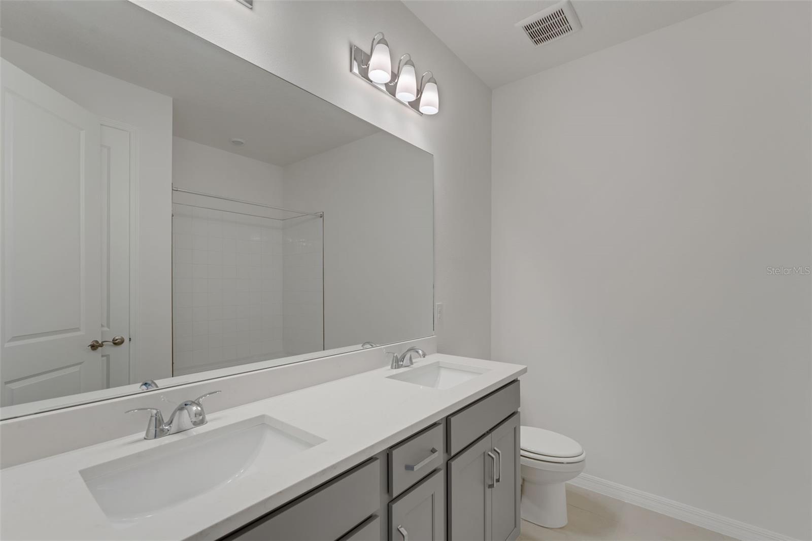 8124 Sunny Point Trl Property Photo 26