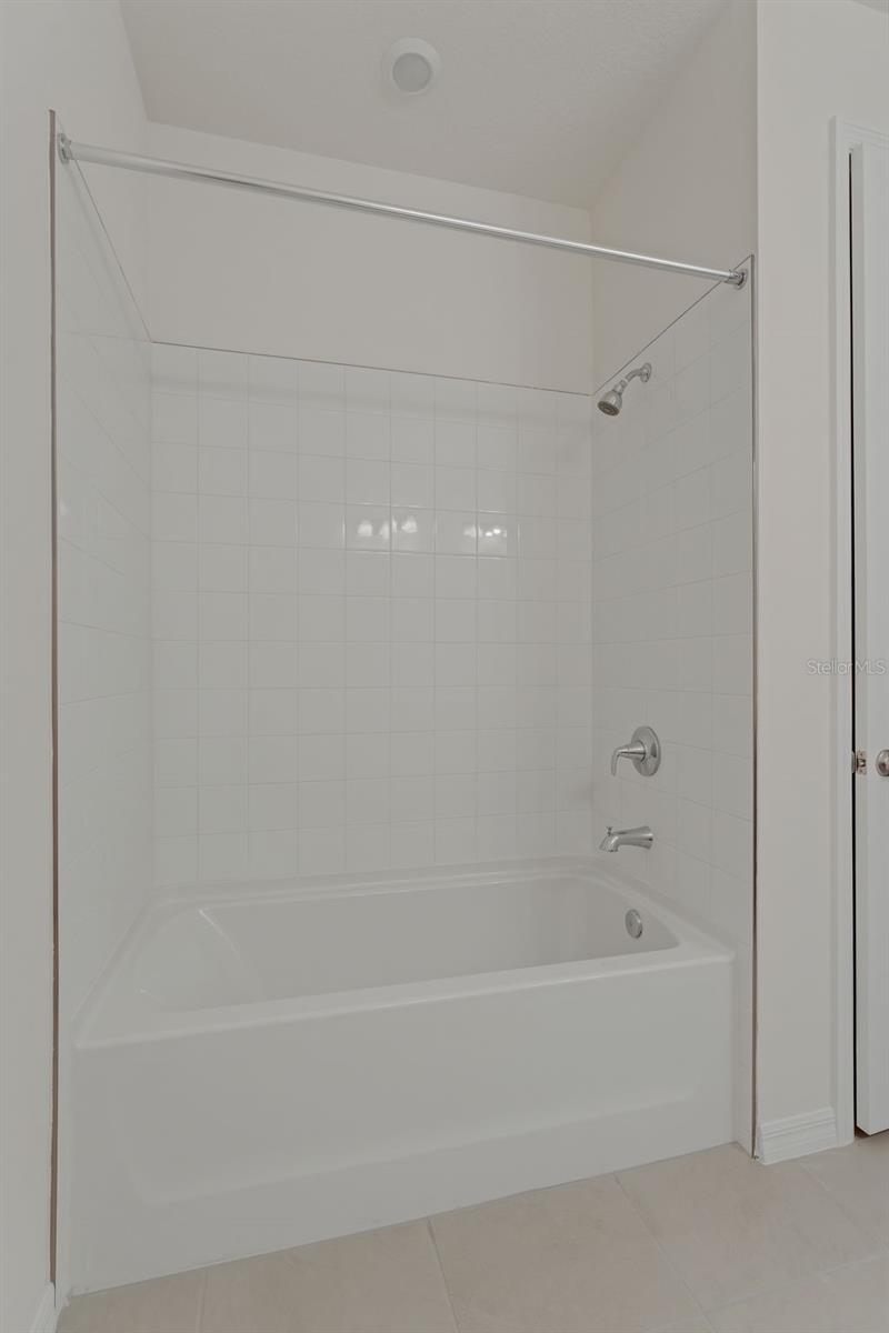 8124 Sunny Point Trl Property Photo 27