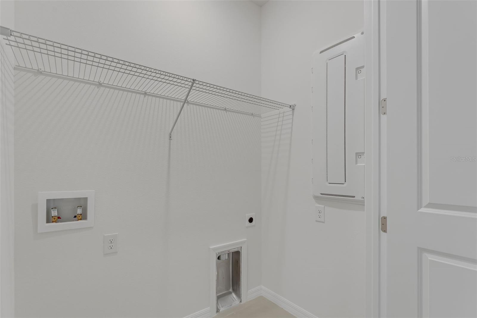 8124 Sunny Point Trl Property Photo 28