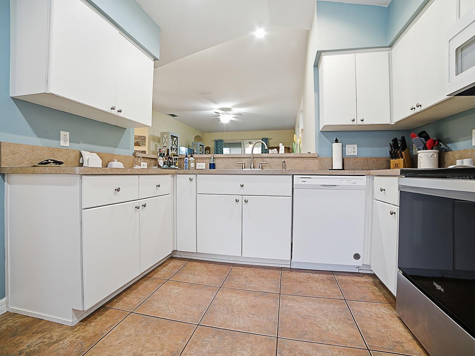 5052 China Sea Property Photo 13